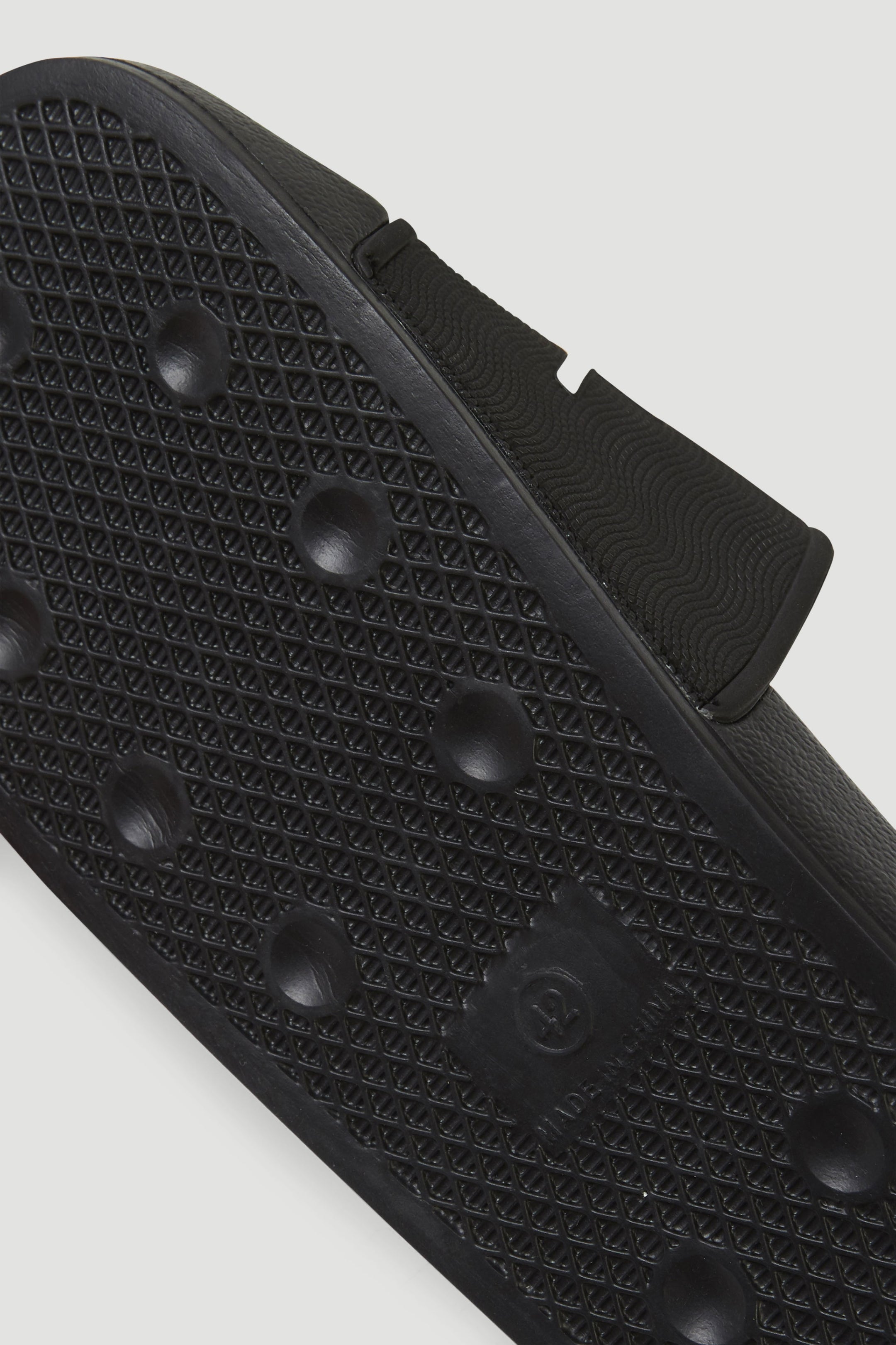 O'Neill Logo Slides - Black Out
