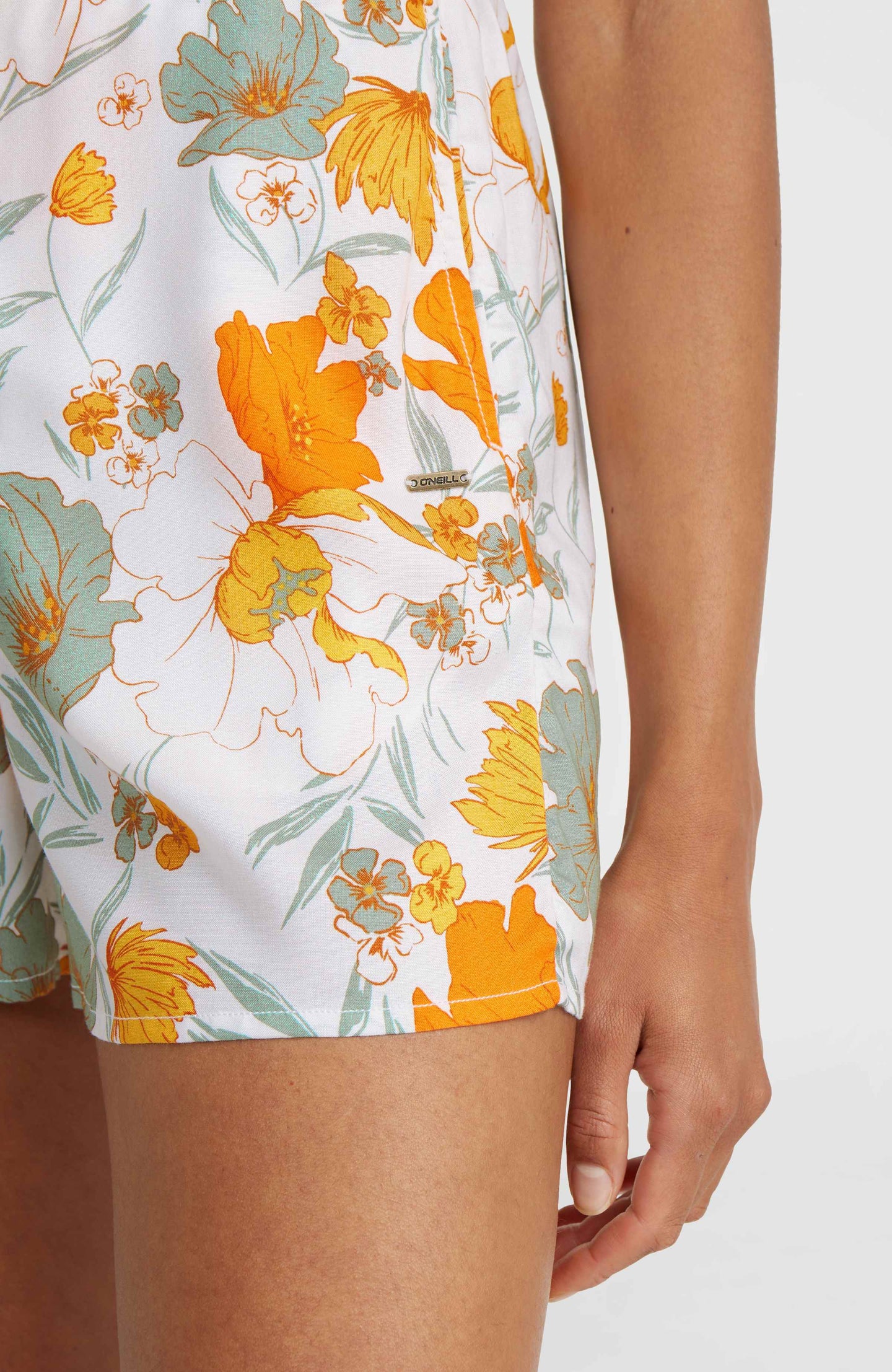 Leina Playsuit - White Bluemchen