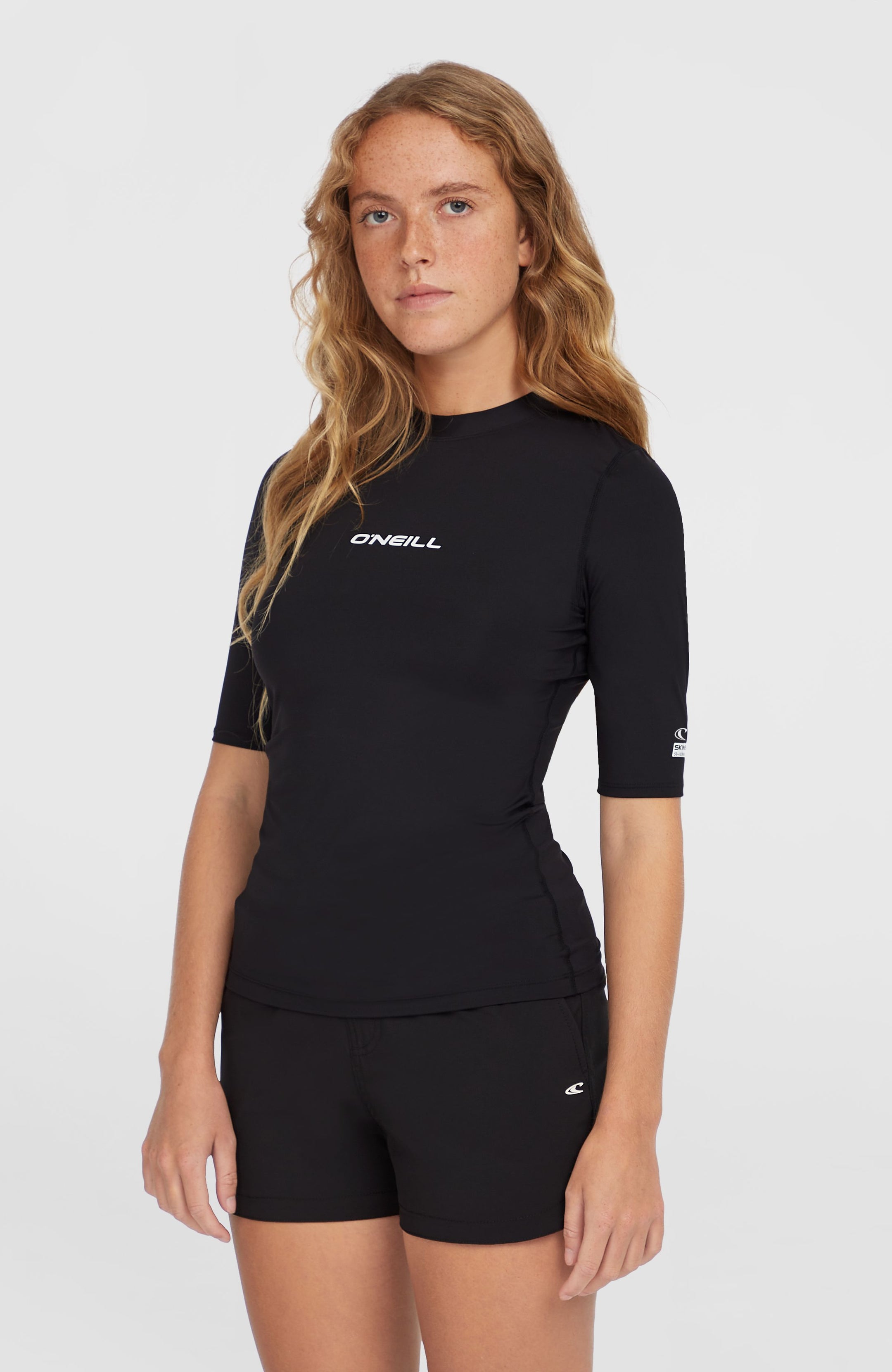 Essentials Skin S/Slv - Black Out