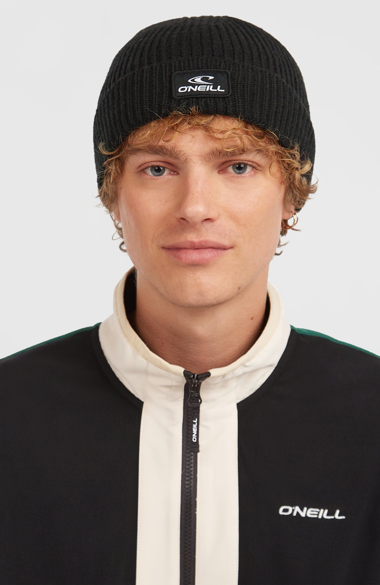Bouncer Beanie - Black Out