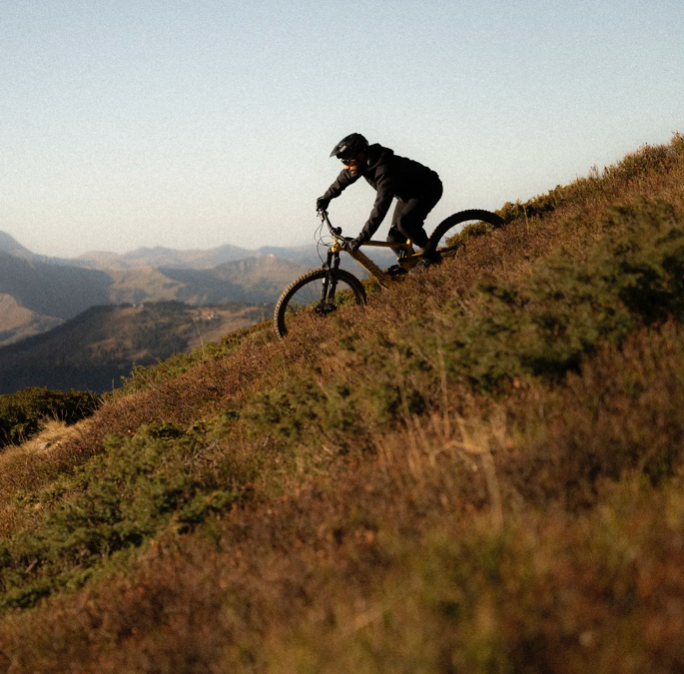 Mountain Bikes / Gravel Bikes